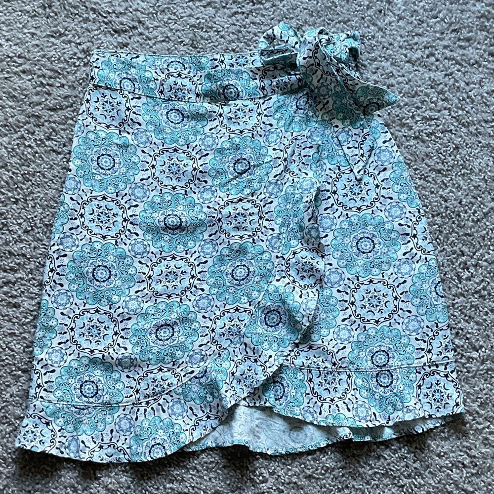 LOFT Blue and White Floral Mini Skirt, Size 6P
